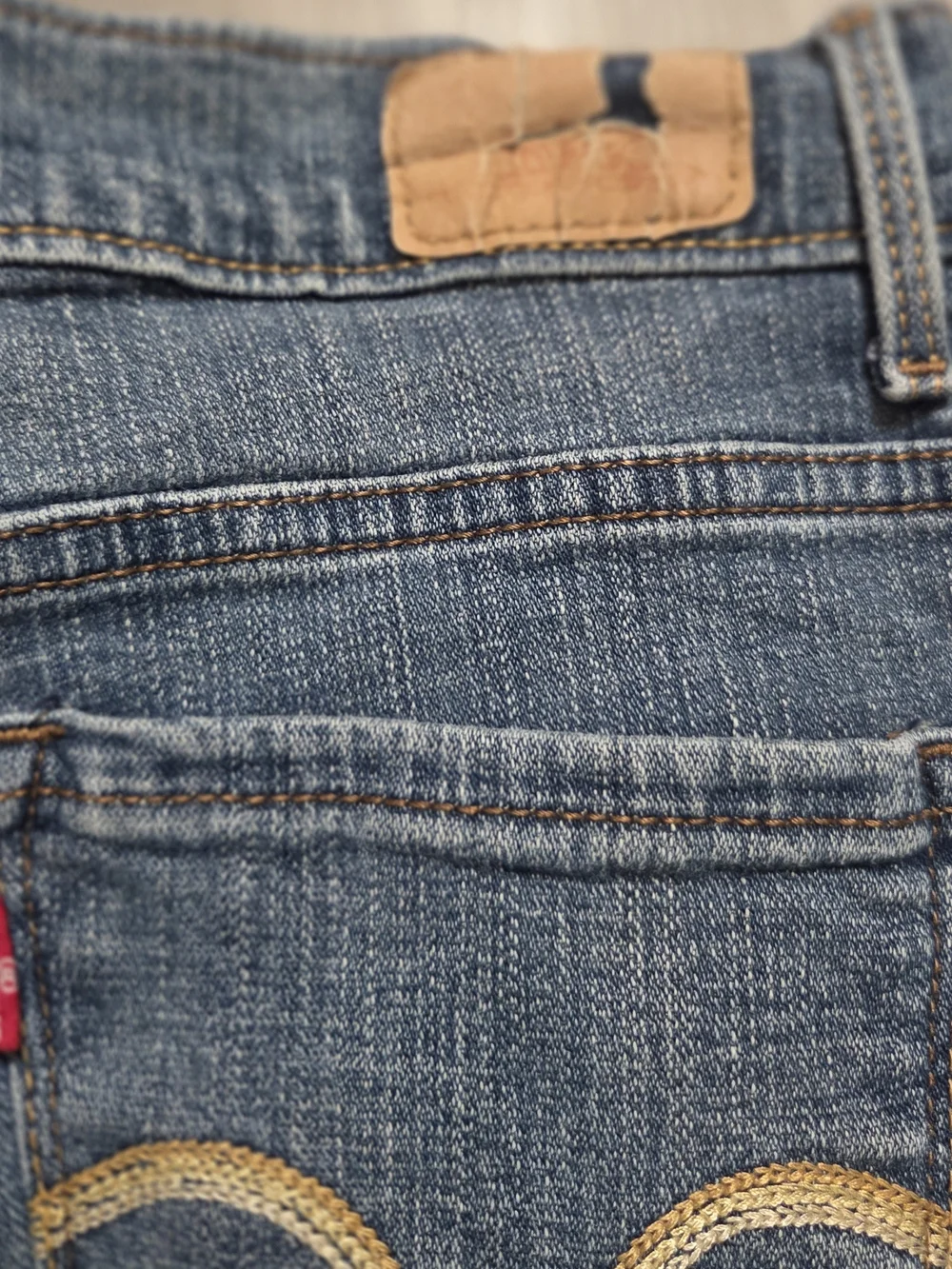 Levi’s Women’s Denim Bermuda Shorts Size 4 Long Jean Shorts Y2K
